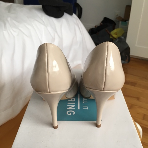 Call it spring heel pumps - Picture 4 of 5